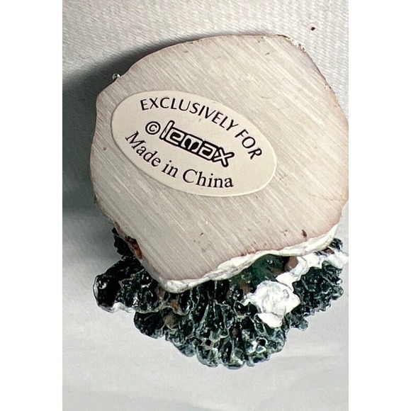 Lemax Christmas Village 2" Tall Dog & Doghouses - Water Well Tree & Dogs & Cat - Picture 8 of 8